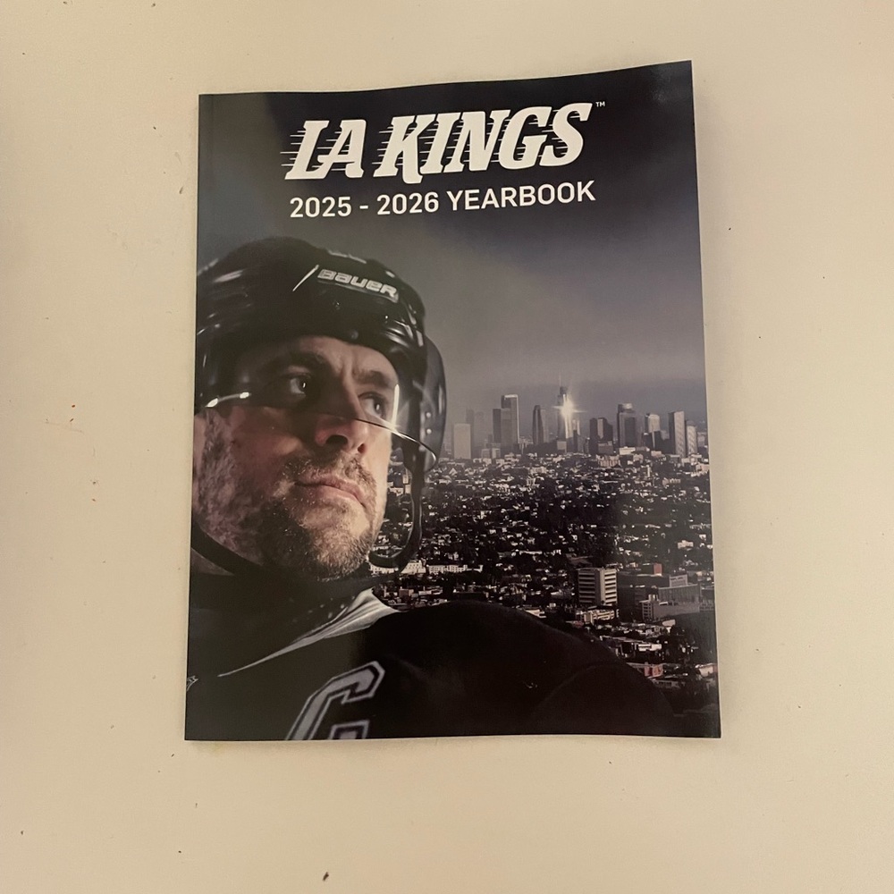 LA KINGS 2025-2026 Yearbook - Black Cover